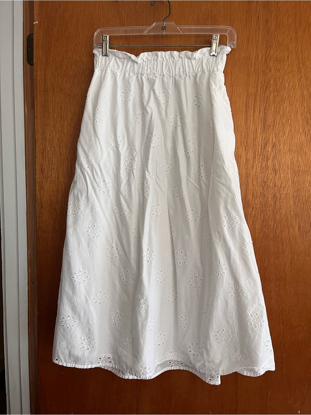Universal thread eyelet white midi